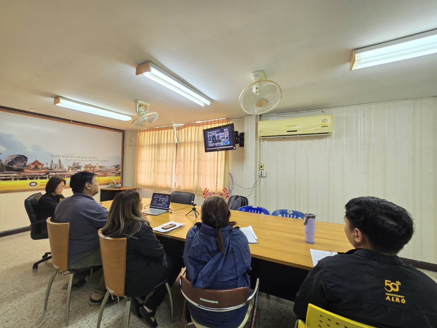 title - ส.ป.ก. จันทบุรี เข้าร่วมประชุมเพื่อสร้างความเข้าใจการดำเนินโครงการและให้คำชี้แจงเกี่ยวกับการรวบรวมการเก็บข้อมูลเพื่อใช้ในการจัดทำแผนการกำหนดตำแหน่ง เพื่อปรับปรุงการกำหนดตำแหน่งเป็นระดับสูงขึ้นของ ส.ป.ก. 